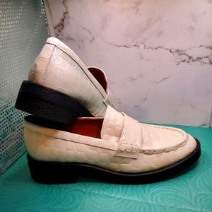 Loafers off-white patent